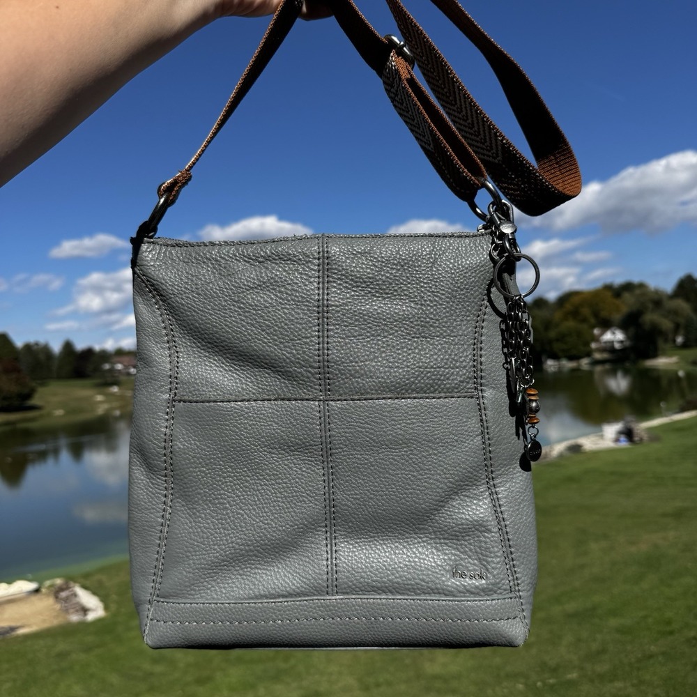 The Sak Lucia Pebbled Leather Gray Crossbody Bag Purse Pockets Hobo